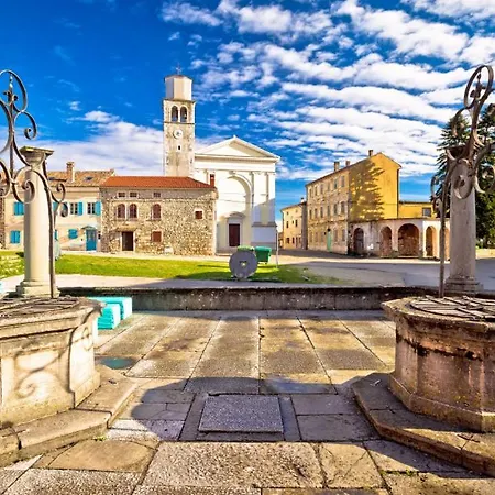Luxury Povetica With Pool In Vizinada *