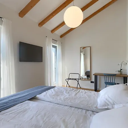 Luxury Povetica With Pool In Vizinada Villa