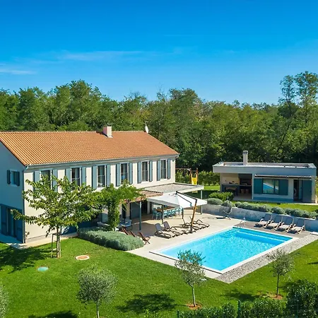 Luxury Povetica With Pool In Vizinada Villa Lasci