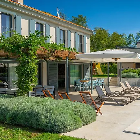 Luxury Povetica With Pool In Vizinada Villa Lašći