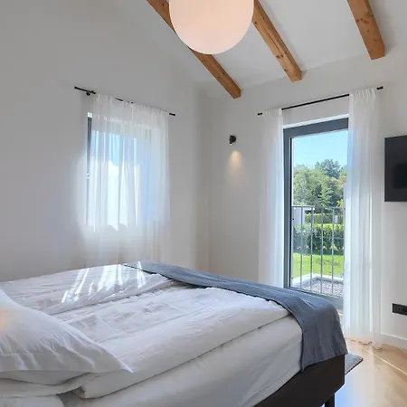 Luxury Povetica With Pool In Vizinada Vila Lasci