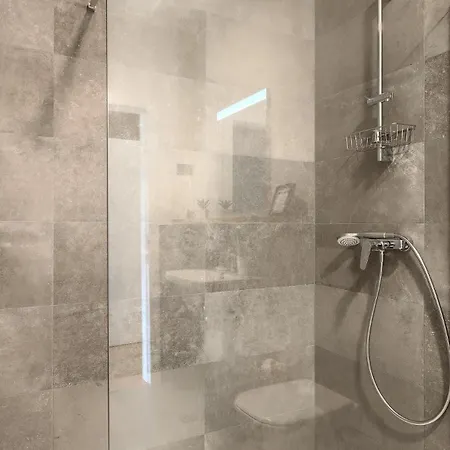 Luxury Povetica With Pool In Vizinada