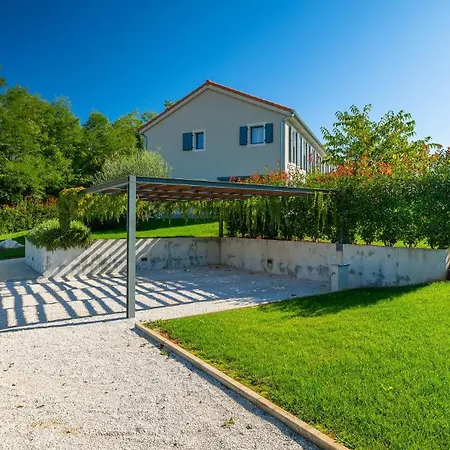 Luxury Povetica With Pool In Vizinada *