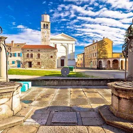 Villa Luxury Povetica With Pool In Vizinada *